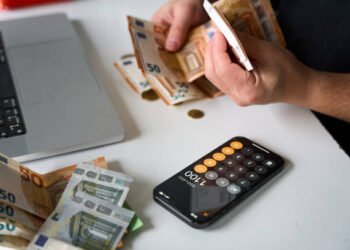 Working in the UK vs Working in the EU and Working in the Netherlands