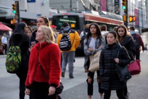 How to Manage Your Finances and Budgeting Tips for New Immigrants in Canada